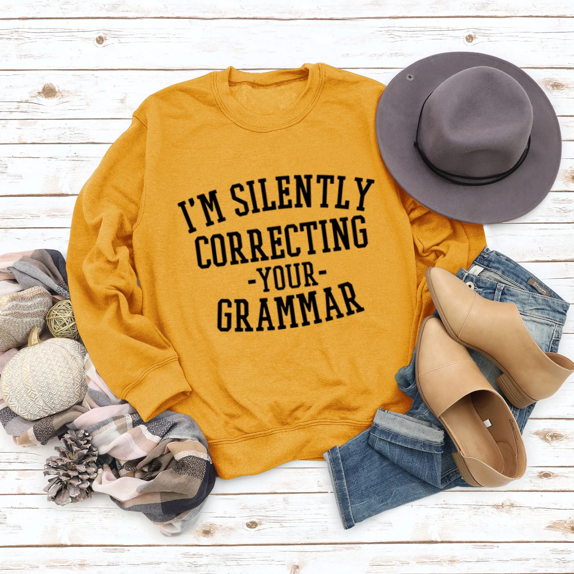 I'M SILENTLY CORRECTING YOUR LETTER LONG-SLEEVED SWEATSHIRT WOMAN