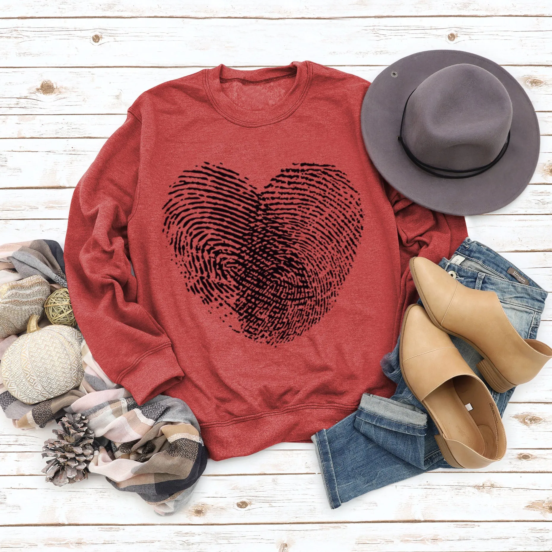 Loose Valentine's Day Women's Love Heart Print Sweatshirt