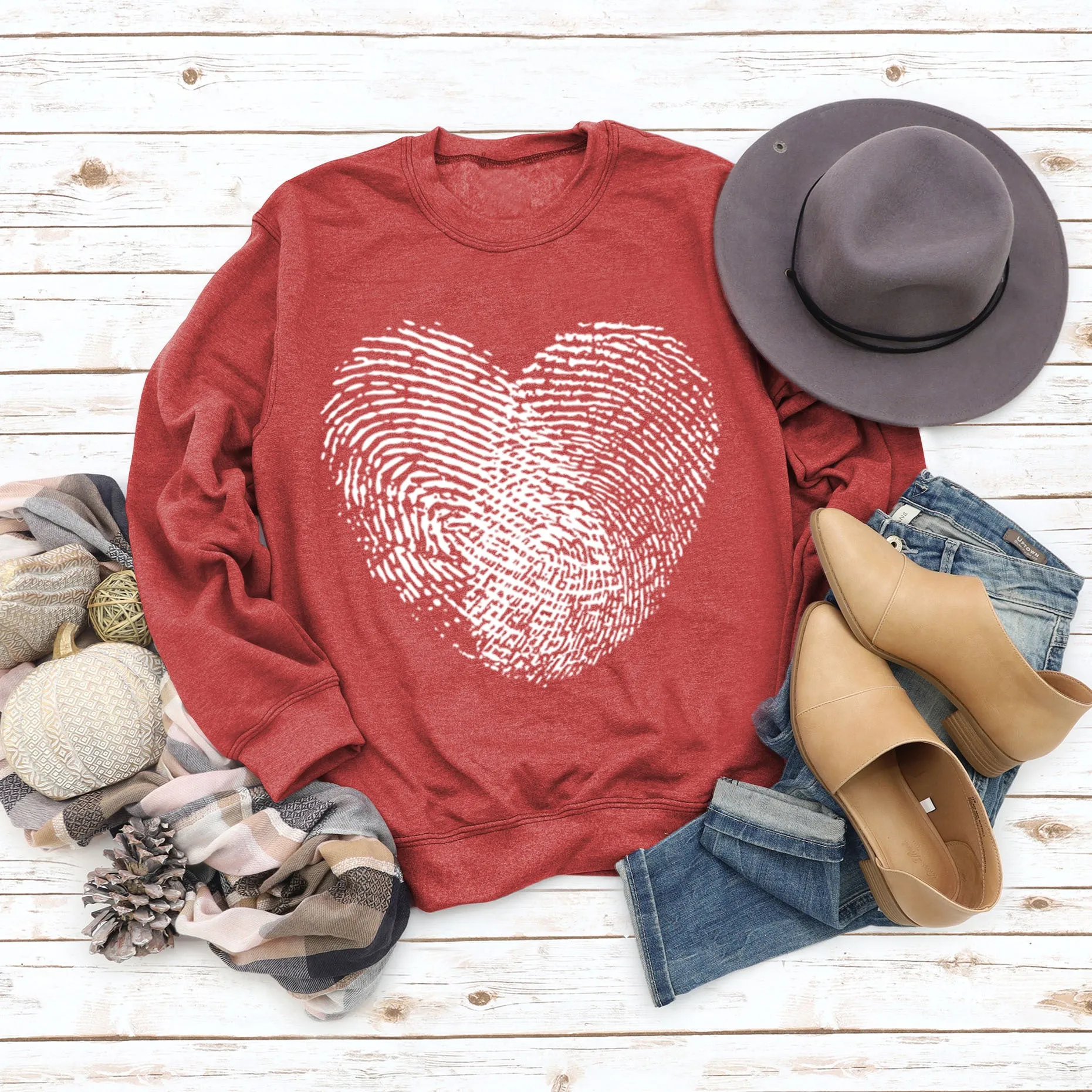 Loose Valentine's Day Women's Love Heart Print Sweatshirt