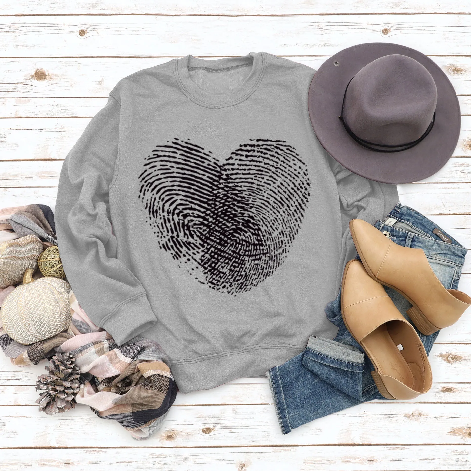 Loose Valentine's Day Women's Love Heart Print Sweatshirt